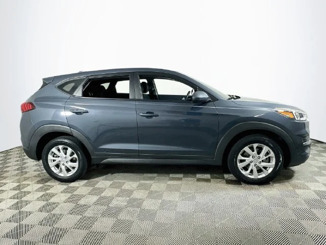 Used 2021 Blue Hyundai SE image 2