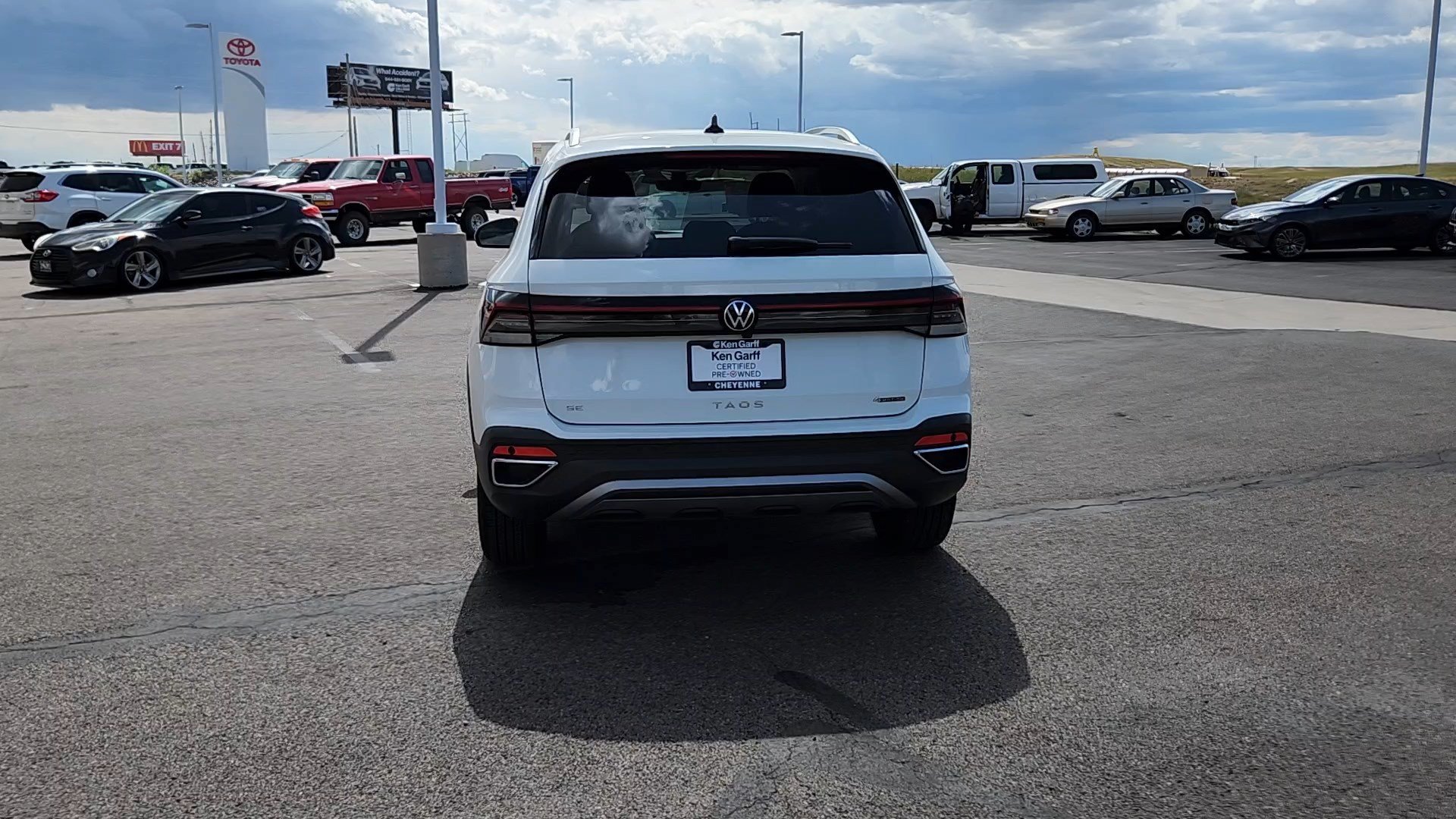 Used 2026 Pure White Volkswagen SE image 3