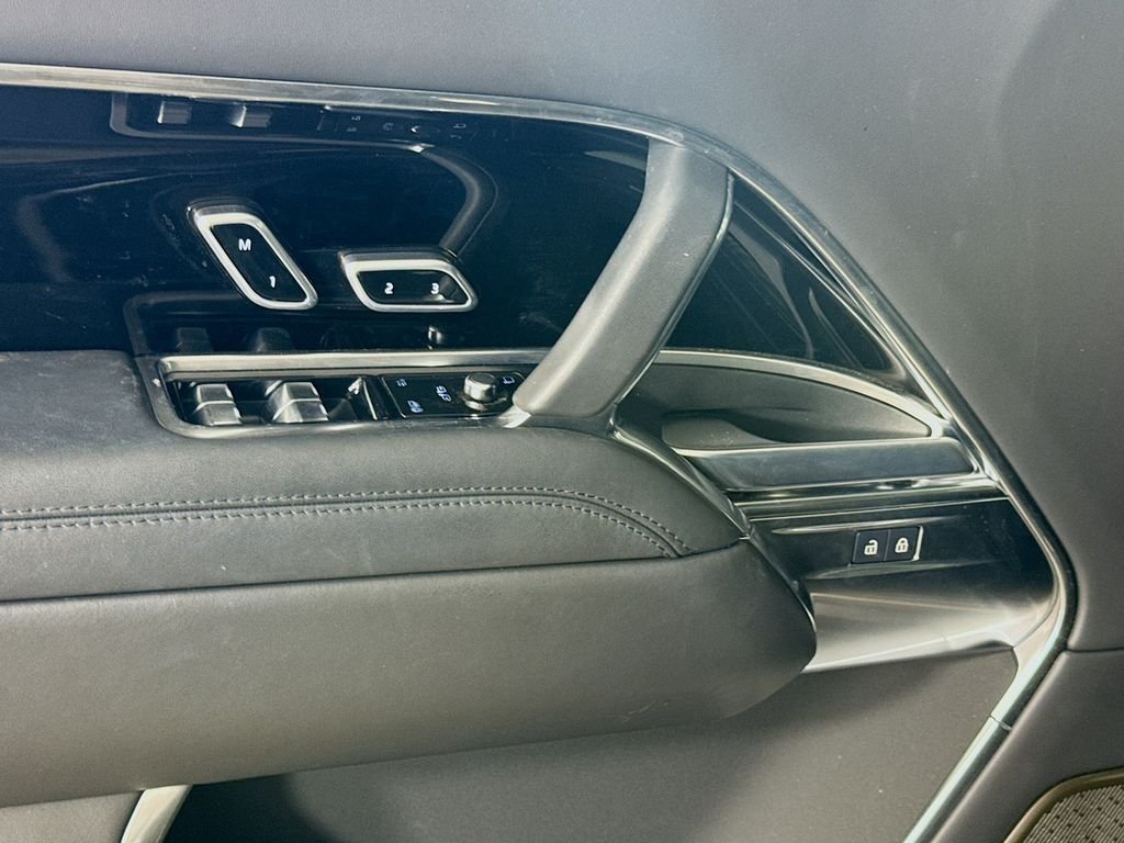 Certified Used 2025 Black Land Rover Autobiography image 20