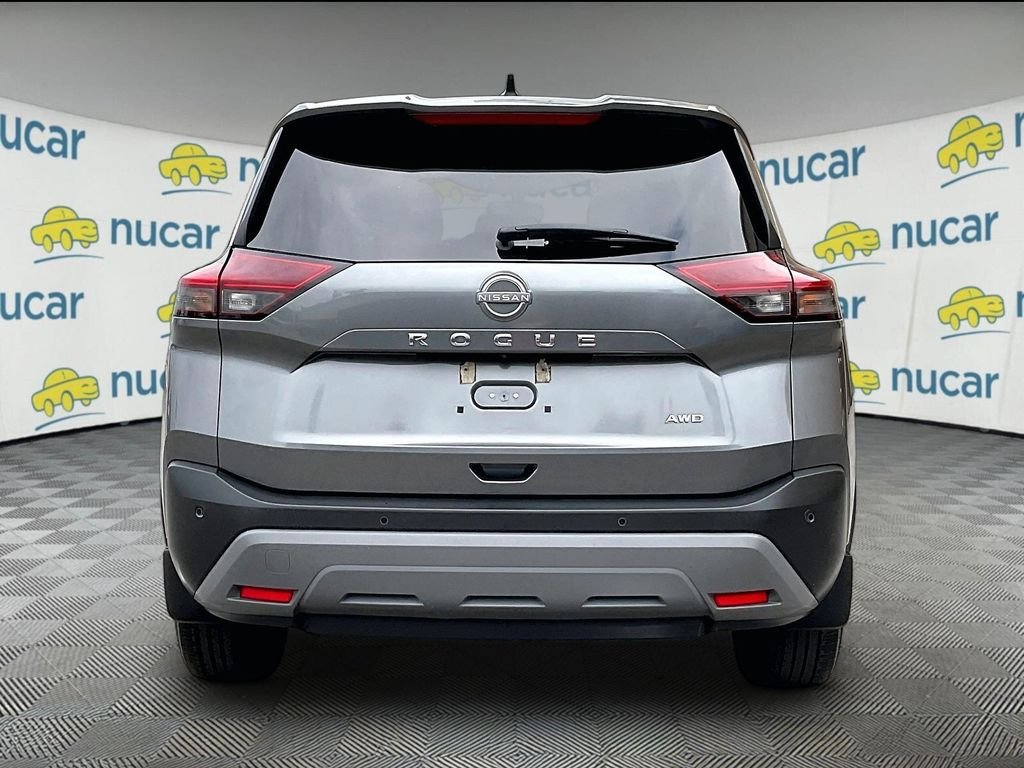 Used 2023 Gray Nissan S image 5