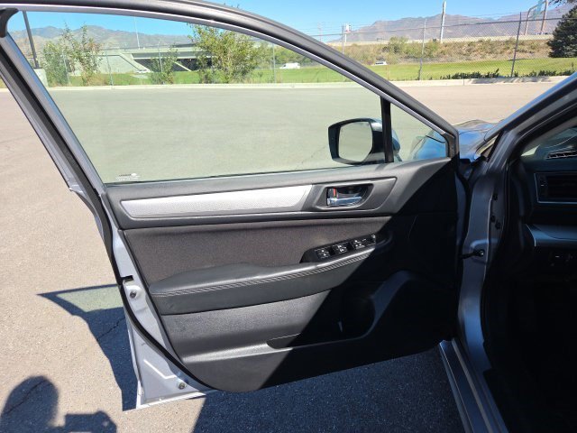 Used 2015 Ice Silver Metallic Subaru 2.5i Premium image 10