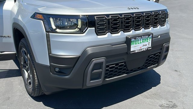 New 2026 Silver Zynith Clearcoat Jeep Limited image 10