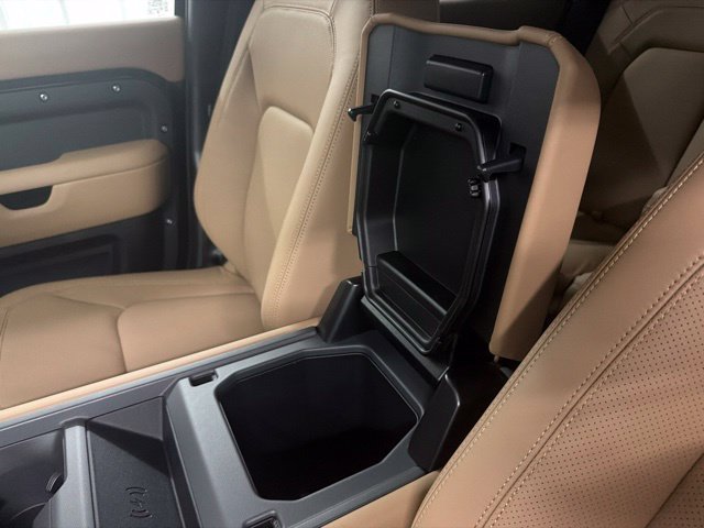 New 2026 Santorini Black Land Rover S image 34