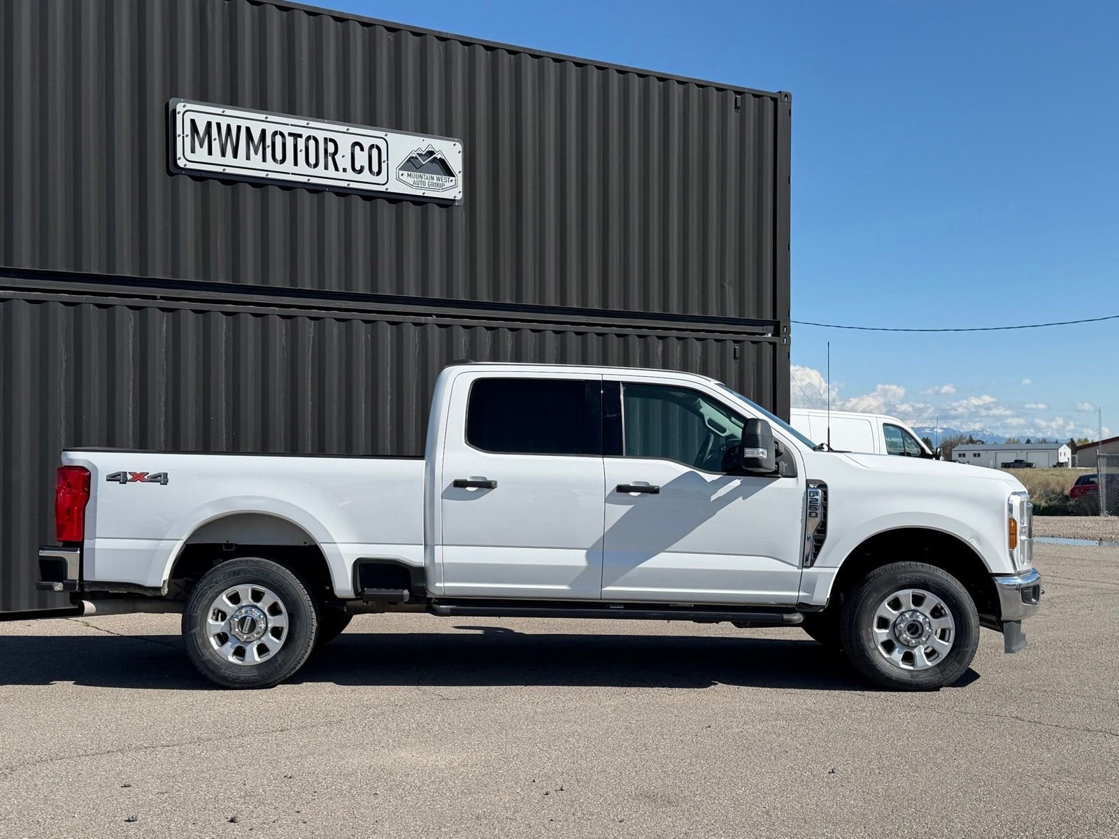 View vehicle photo 6