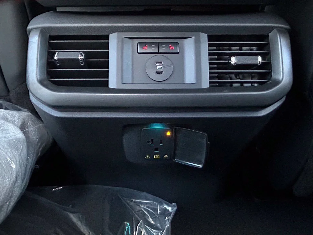 New 2026 Agate Black Metallic Ford Tremor® image 35