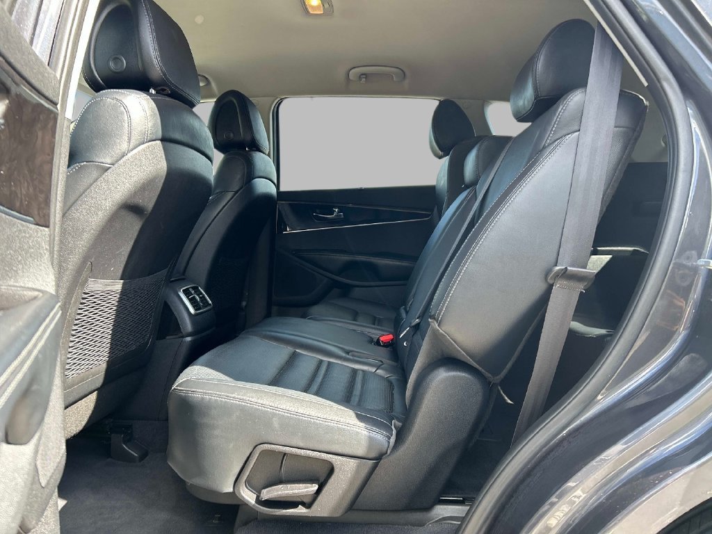 Used 2016 Gray Kia EX image 17
