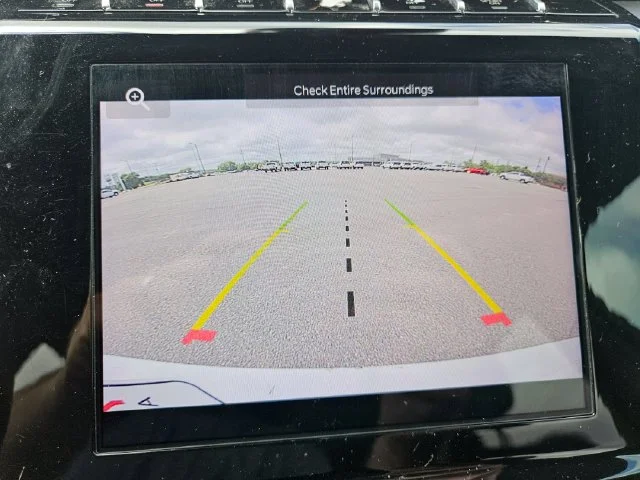 Used 2024 White Jeep Altitude image 20