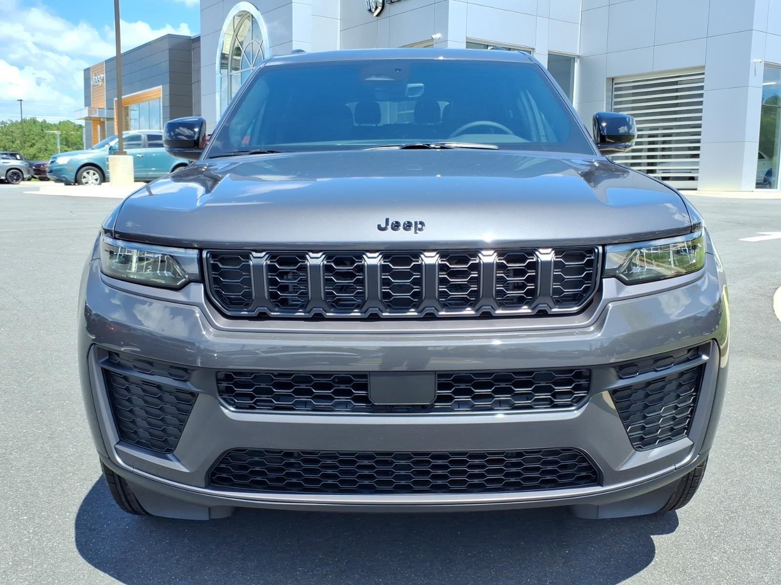 New 2026 Baltic Gray Metallic Clear-Coat Exterior Paint Jeep Laredo Altitude image 14