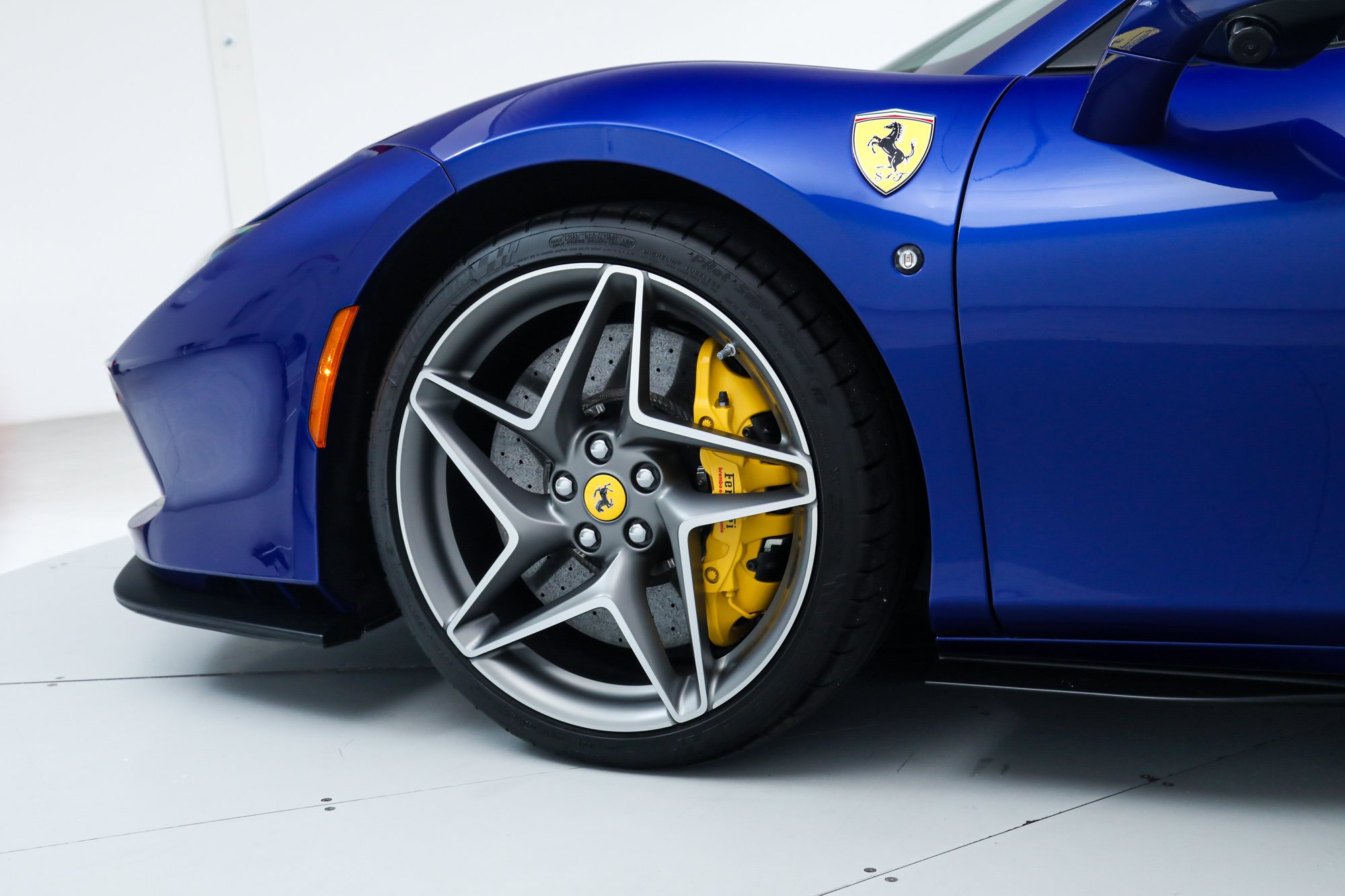 Used 2022 Blue Ferrari  image 17