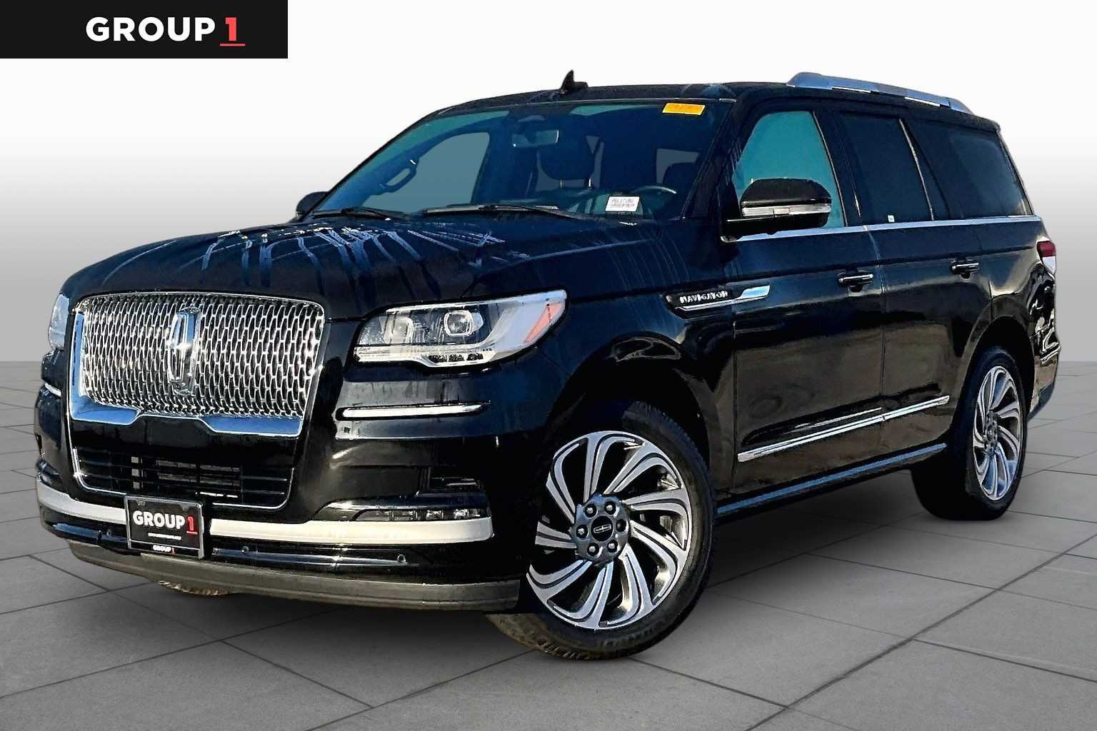 2023 Lincoln Navigator RWD's photo