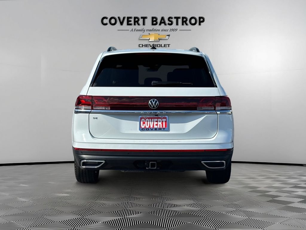 Used 2025  Volkswagen 2.0T SE w/Technology image 4