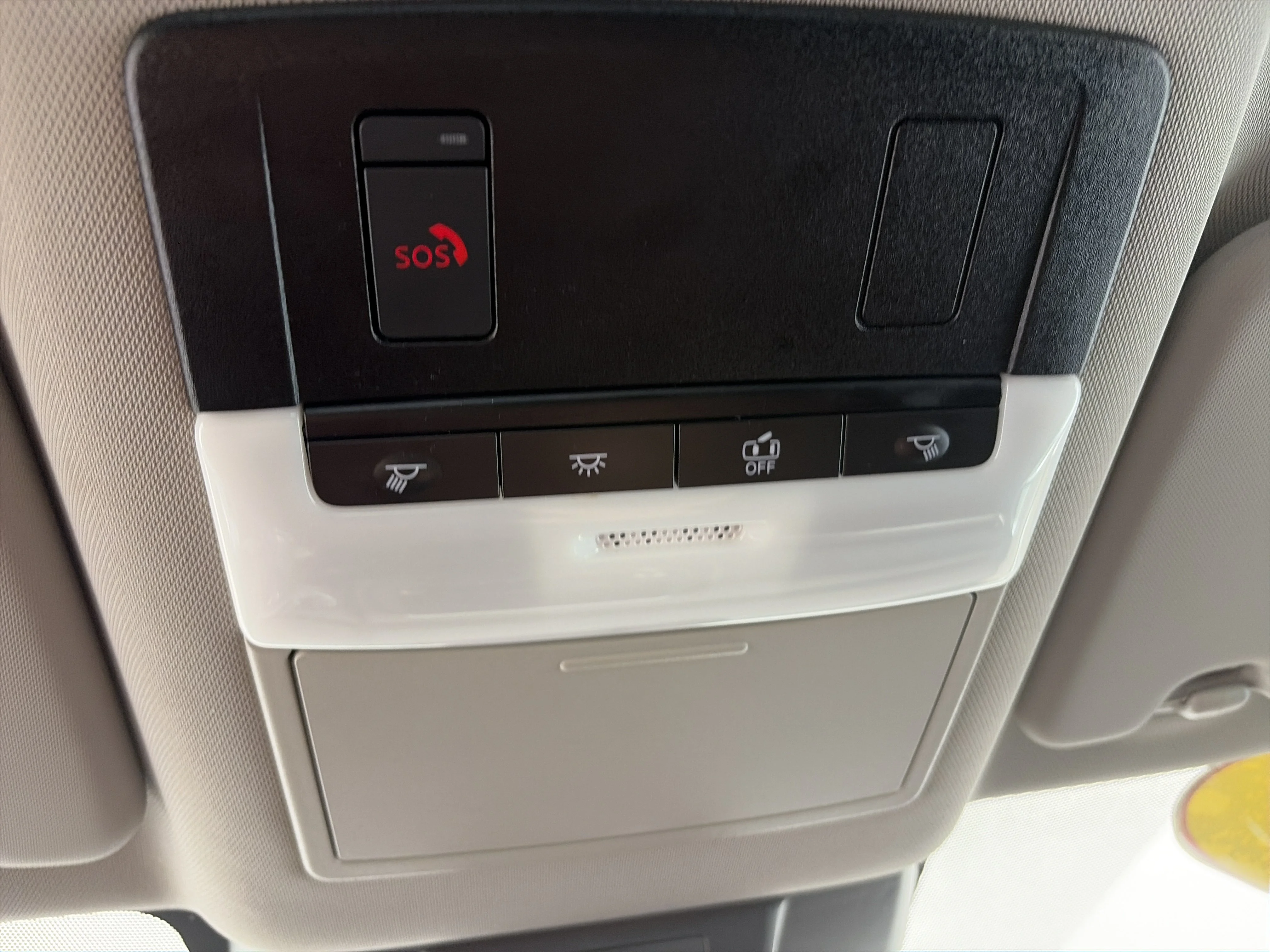 Used 2024 Everest White Pearl Nissan SV image 34