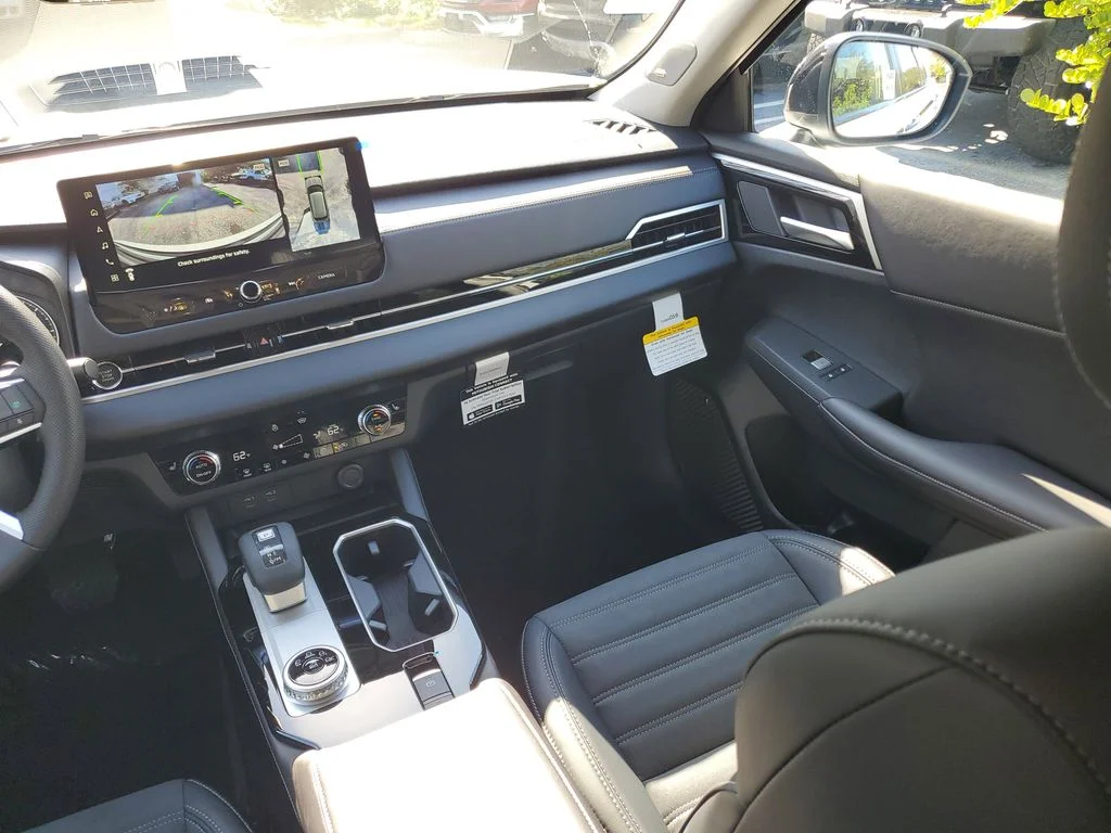 New 2026 White Mitsubishi Trail Edition image 18
