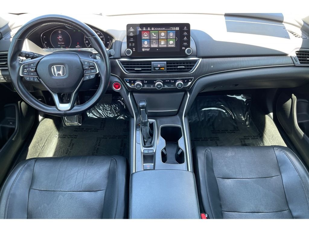 Used 2018 Platinum White Pearl Honda Touring 1.5T image 15