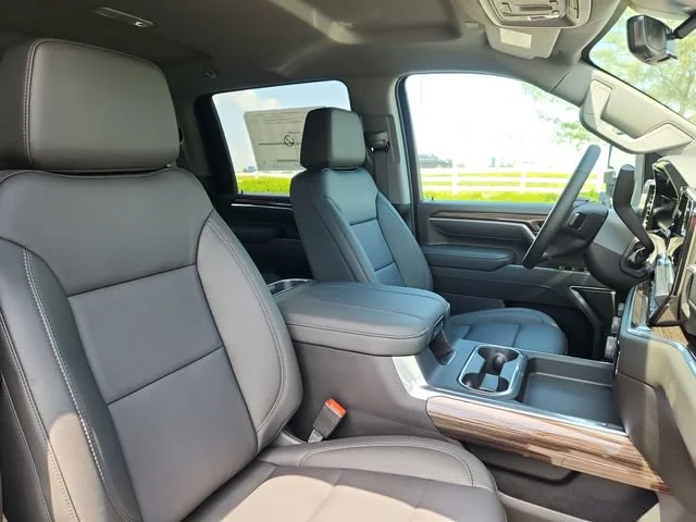 New 2026 Summit White Chevrolet LT DRW image 14
