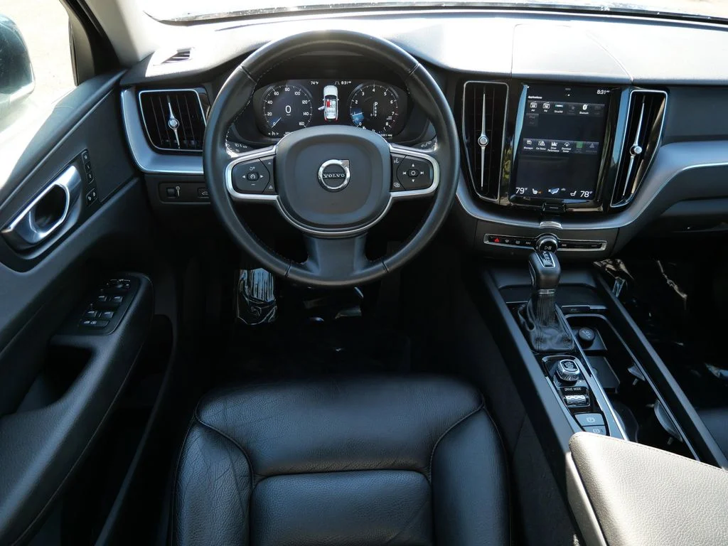 Used 2020 Blue Volvo T5 Momentum image 13