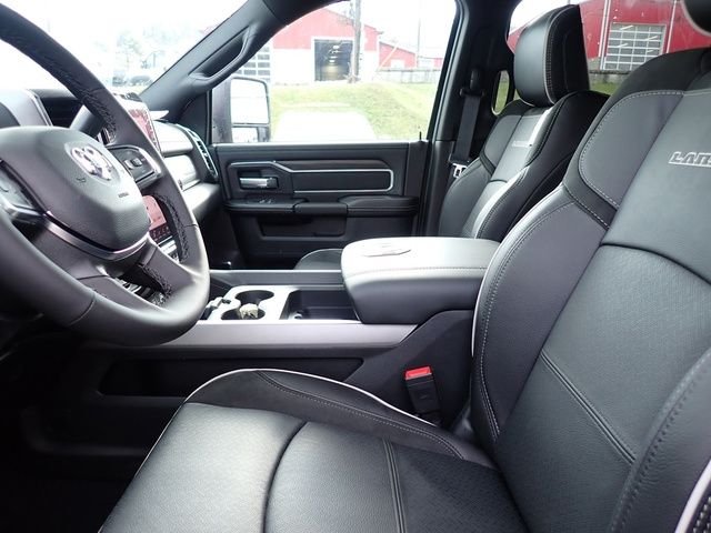 New 2026 Molten Red Pearl-Coat Exterior Paint RAM Laramie image 12