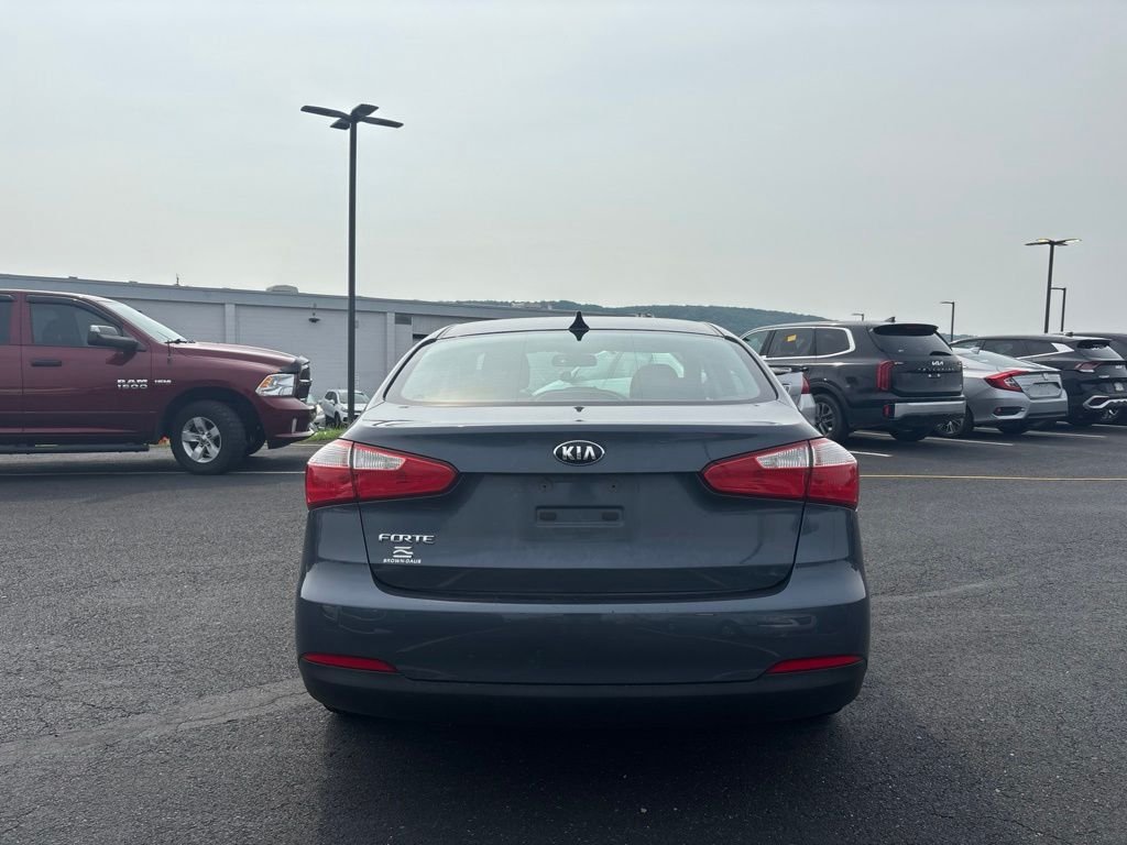 Used 2016 Blue Kia LX image 4