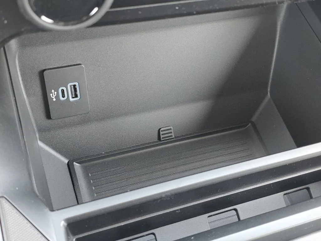 New 2026 Oxford White Ford F-250® XLT image 19