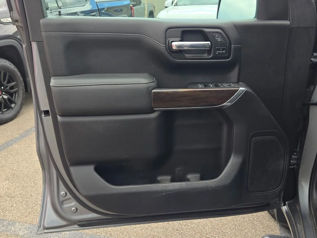 Used 2022 Gray GMC SLT image 18