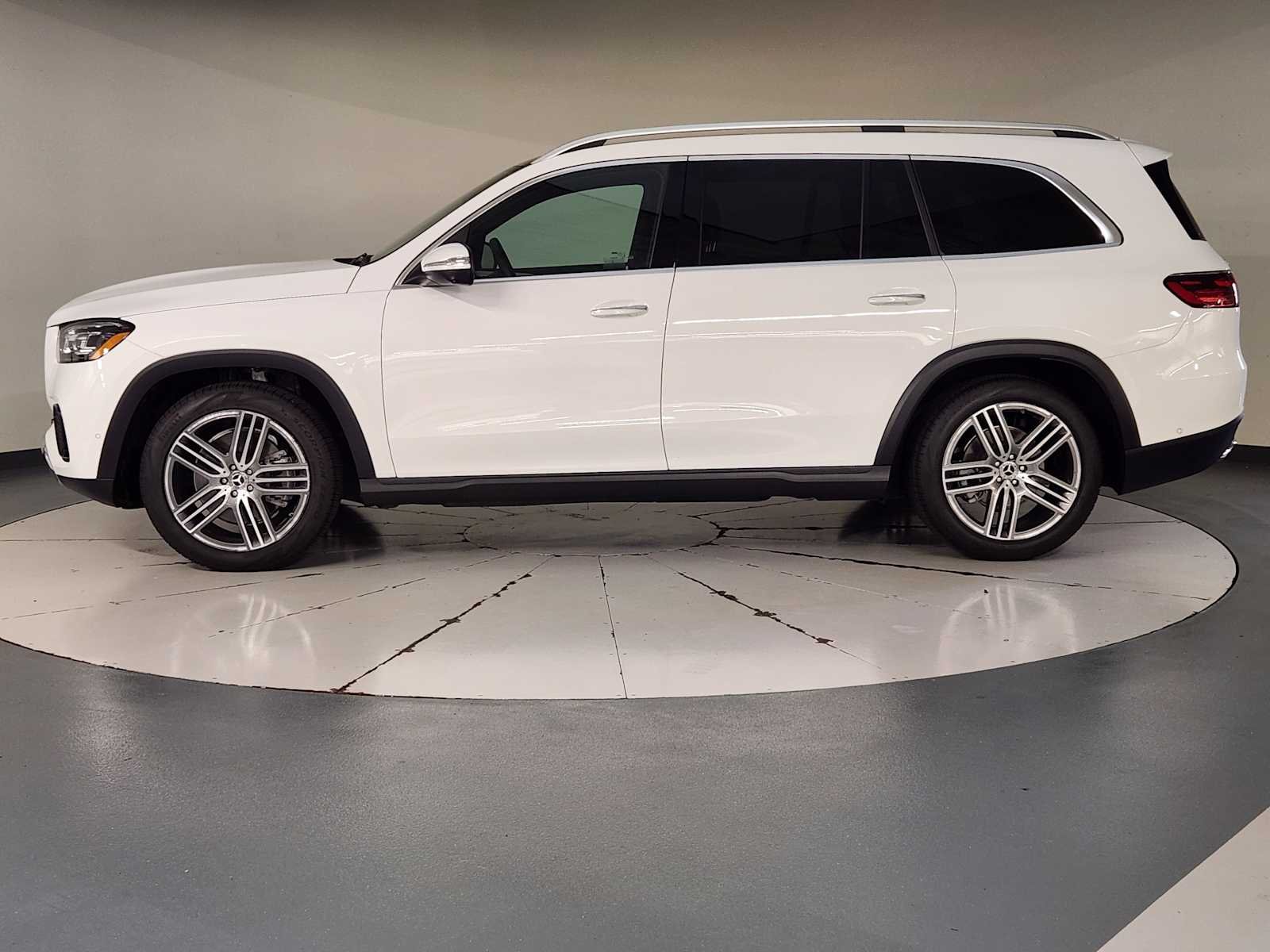 Used 2026 Polar White Mercedes-Benz GLS 450 image 5