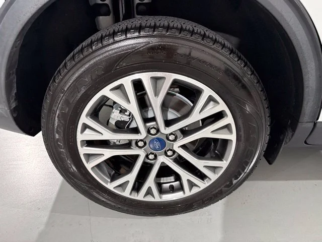 Used 2022 White Ford SEL image 14