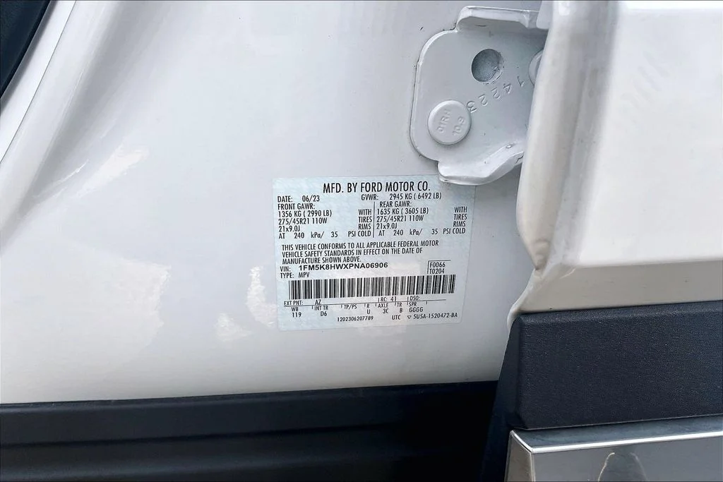 Used 2023 White Ford Platinum image 34