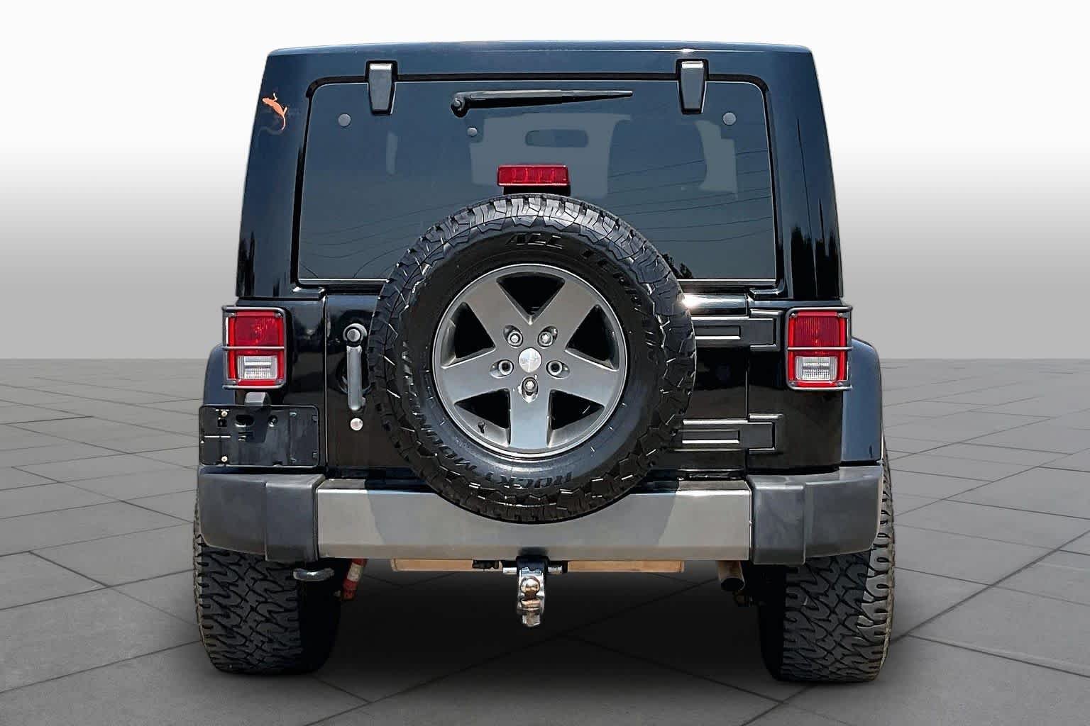 Used 2011 Black Clearcoat Jeep Mojave image 4