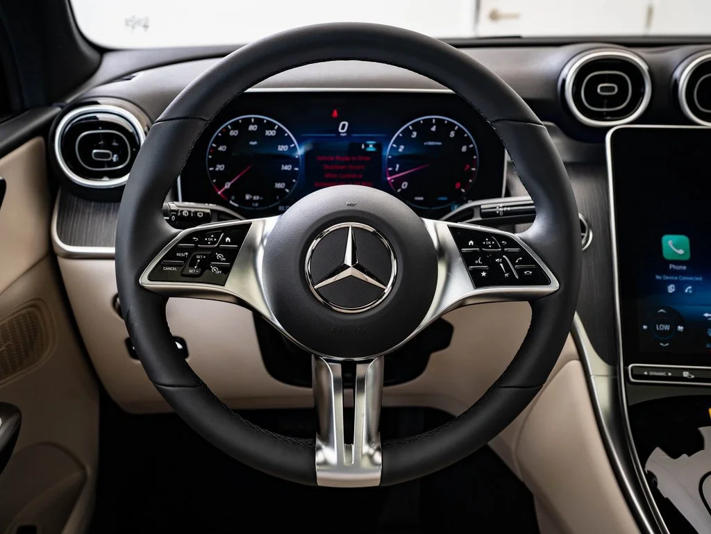 Used 2026 Polar White Mercedes-Benz GLC 300 image 4