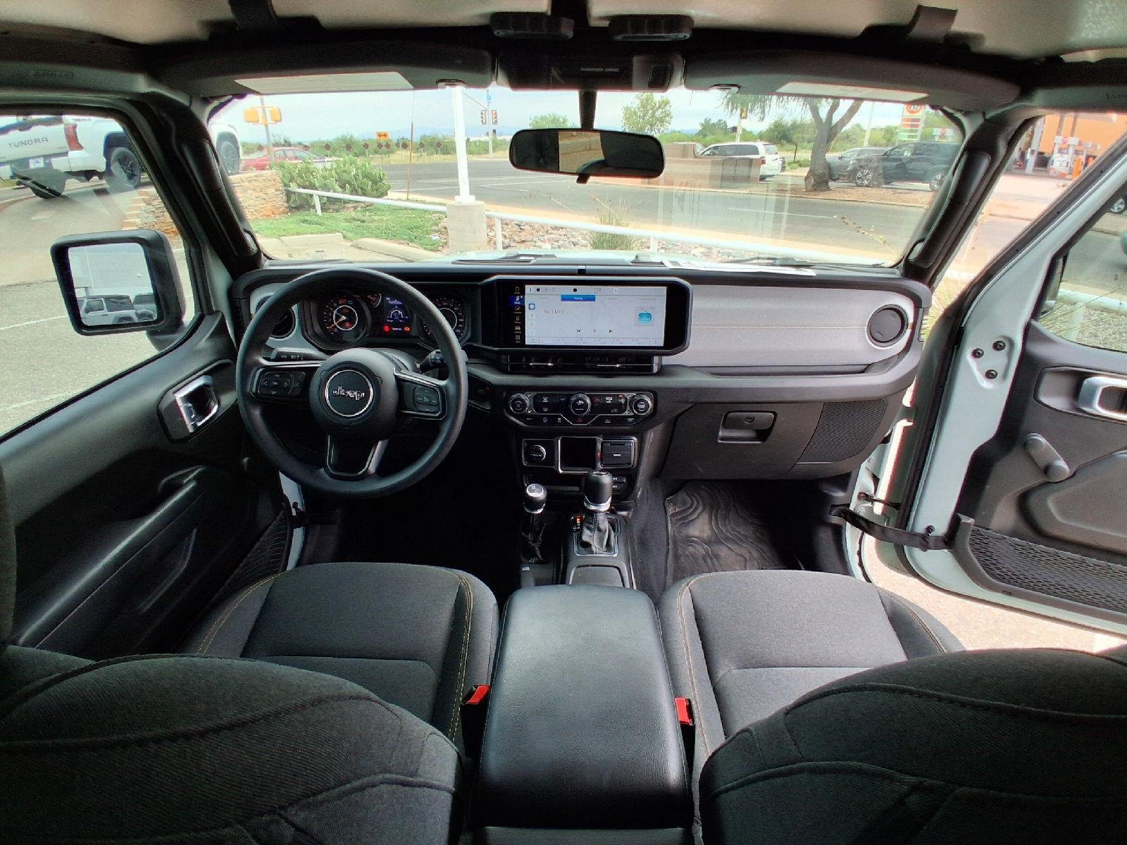 Used 2024 Earl Clearcoat Jeep Sport image 23