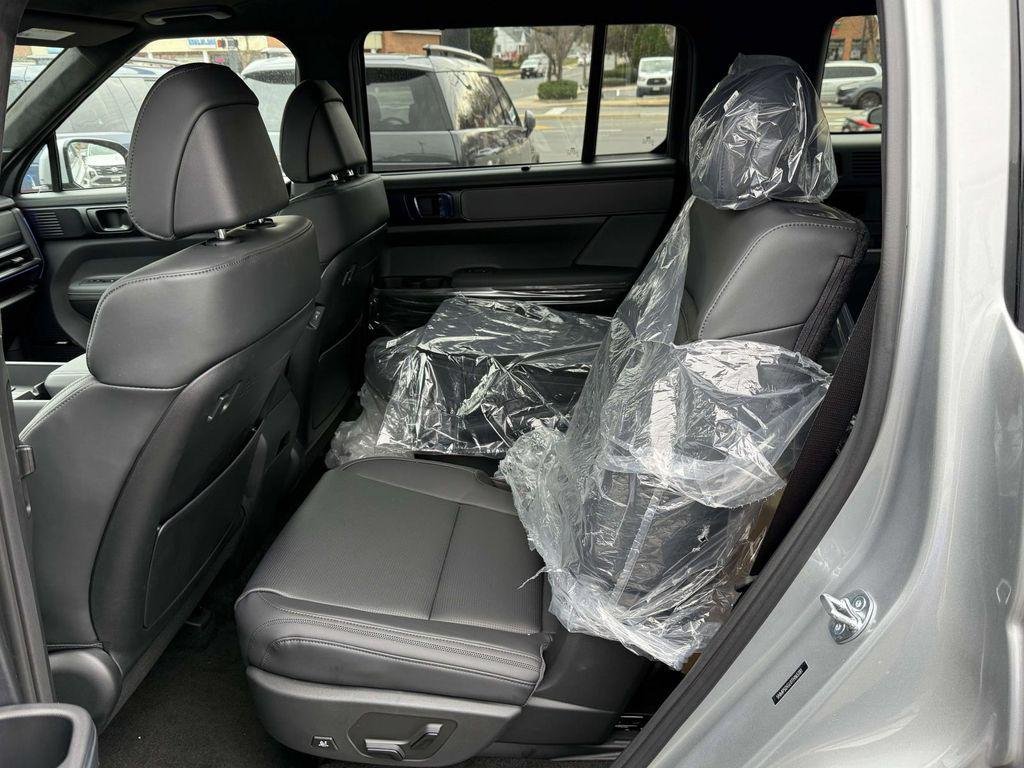 New 2026 Shimmering Silver Pearl Hyundai Calligraphy AWD image 15