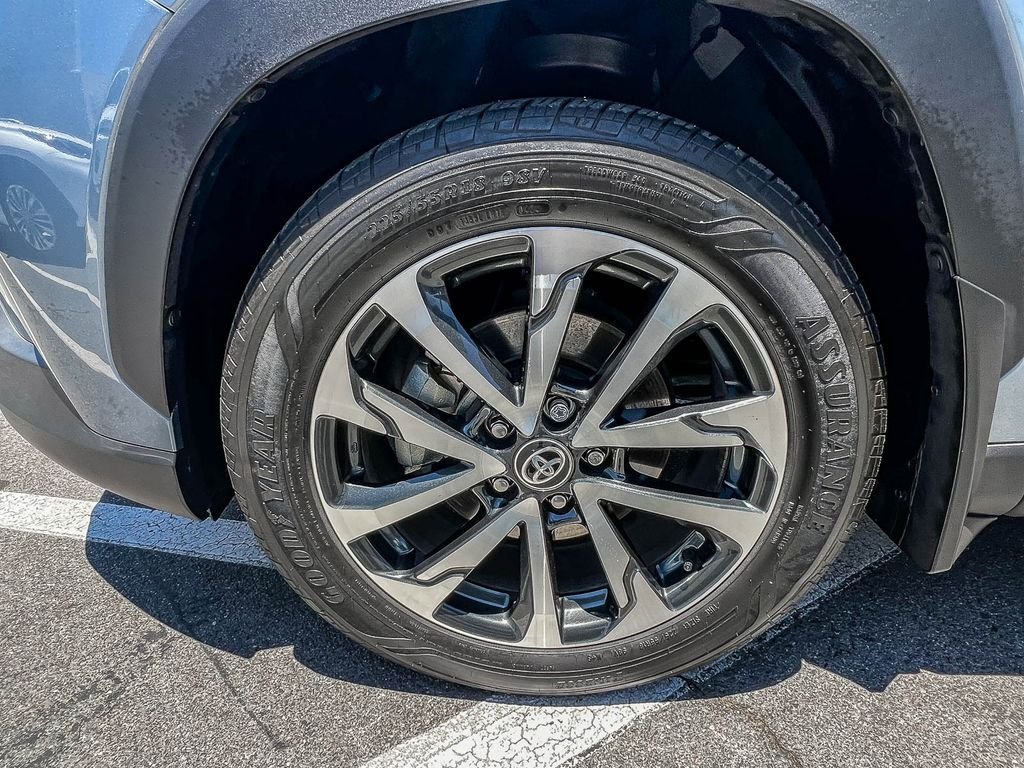 Used 2024  Toyota XLE image 10