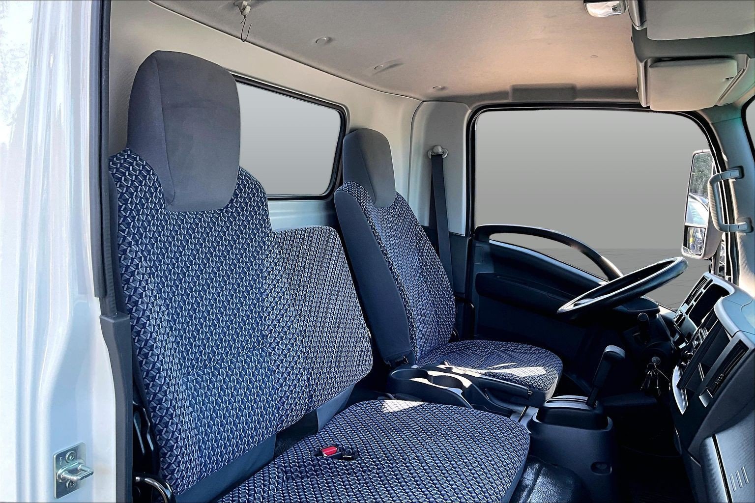 Pre-Owned 2024 ISUZU NPR HD