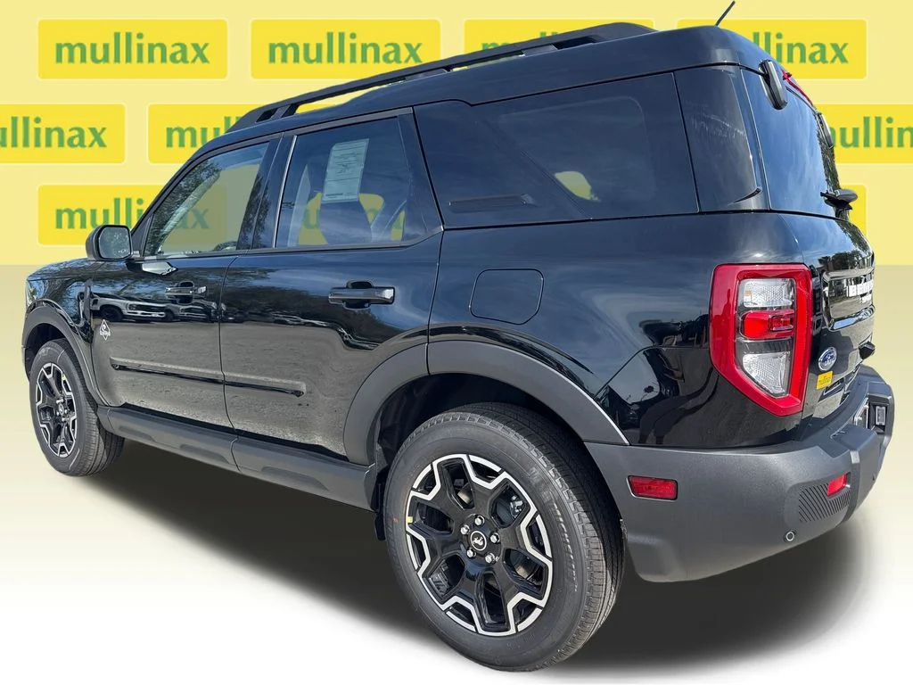 New 2025 Black Ford Outer Banks image 4