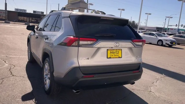 Used 2024 Silver Toyota XLE Premium image 8