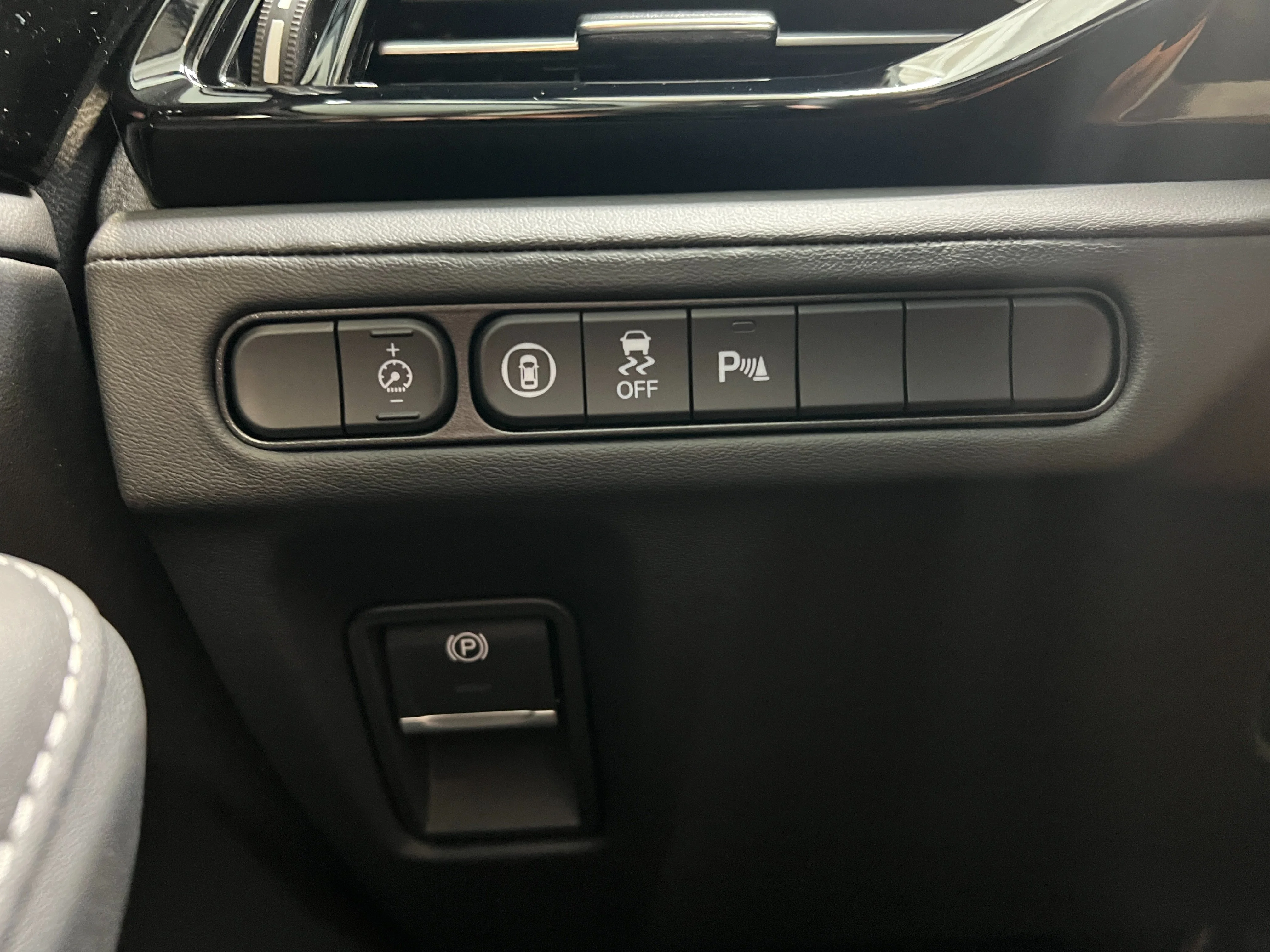 New 2026 Solar Silver Metallic Acura w/Technology Package image 26