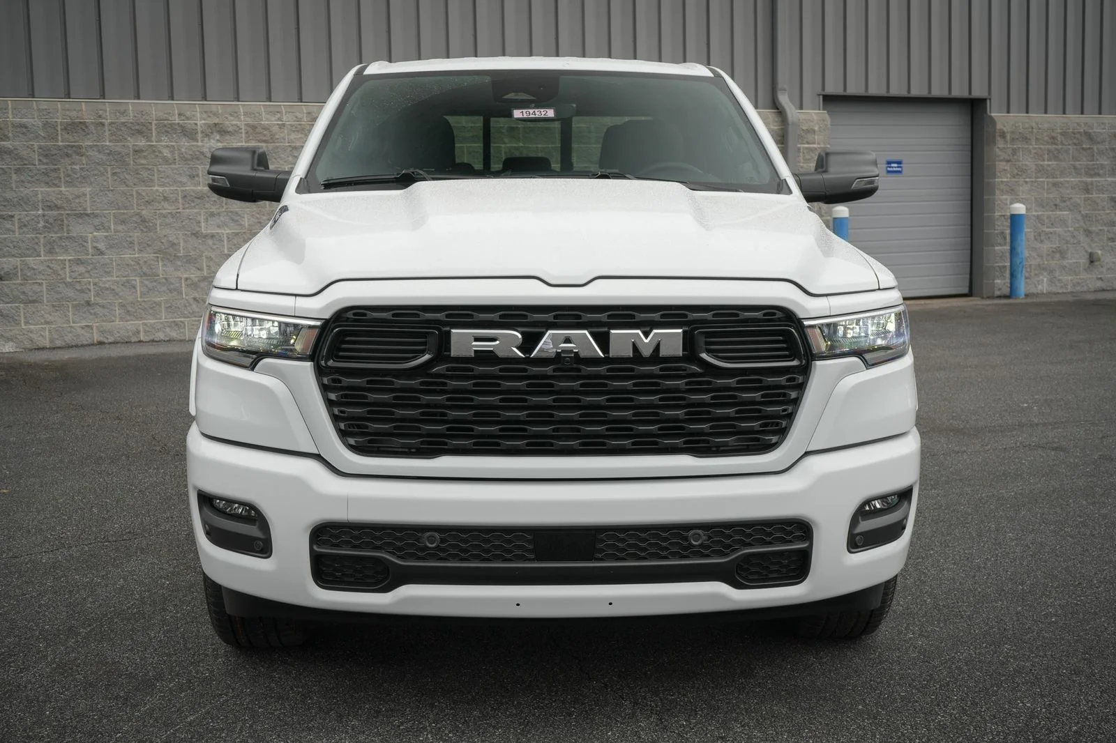 New 2026 Bright White Clear-Coat Exterior Paint RAM Big Horn/Lone Star image 2