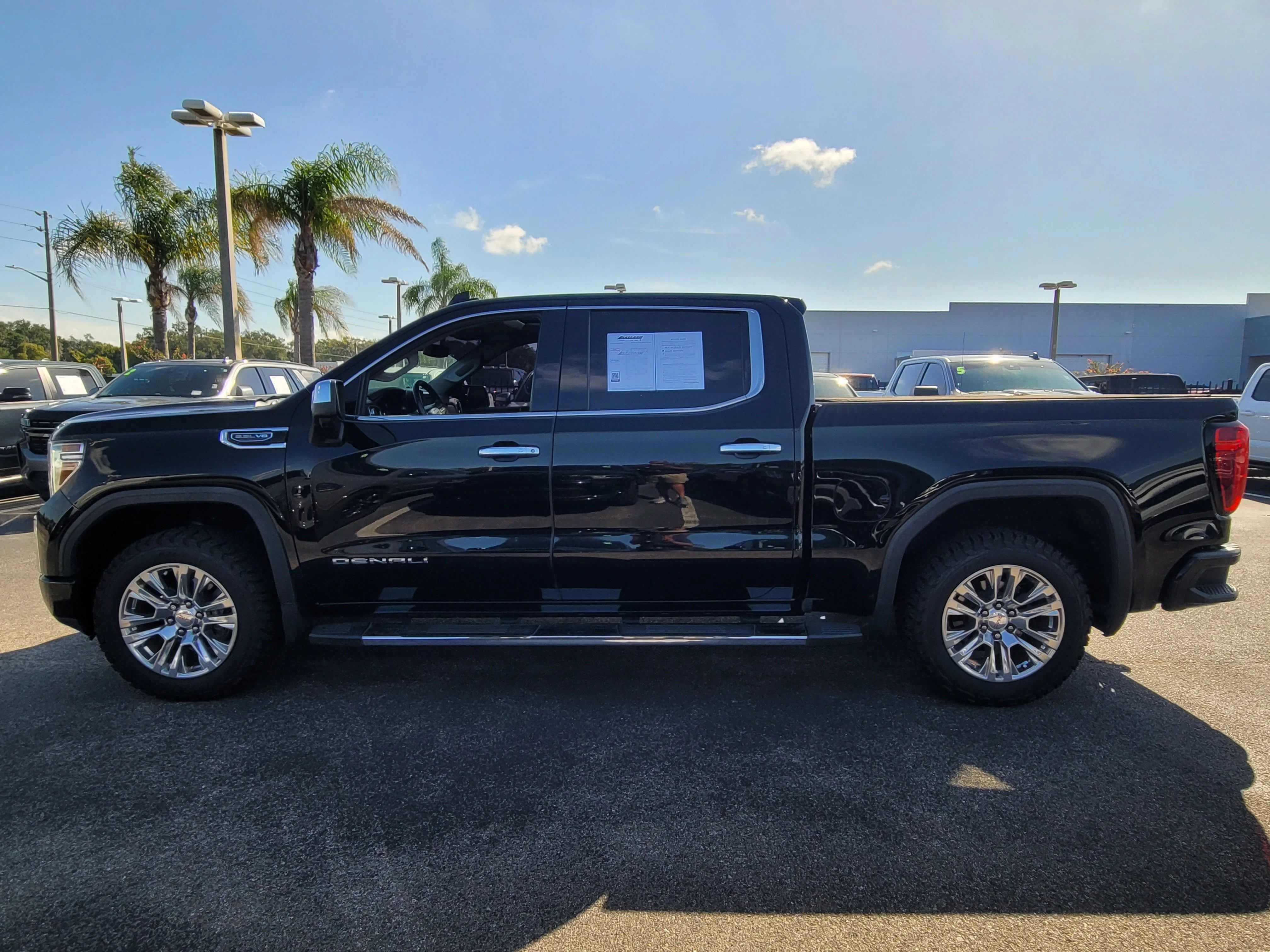 Used 2022 Onyx Black GMC Denali image 7