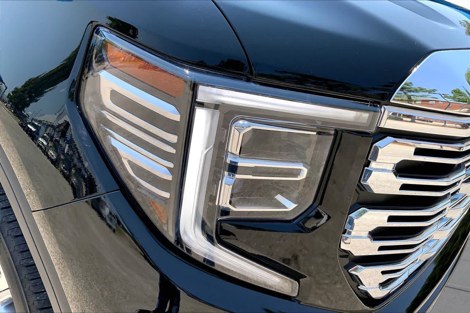 Used 2024 Onyx Black GMC Denali image 28