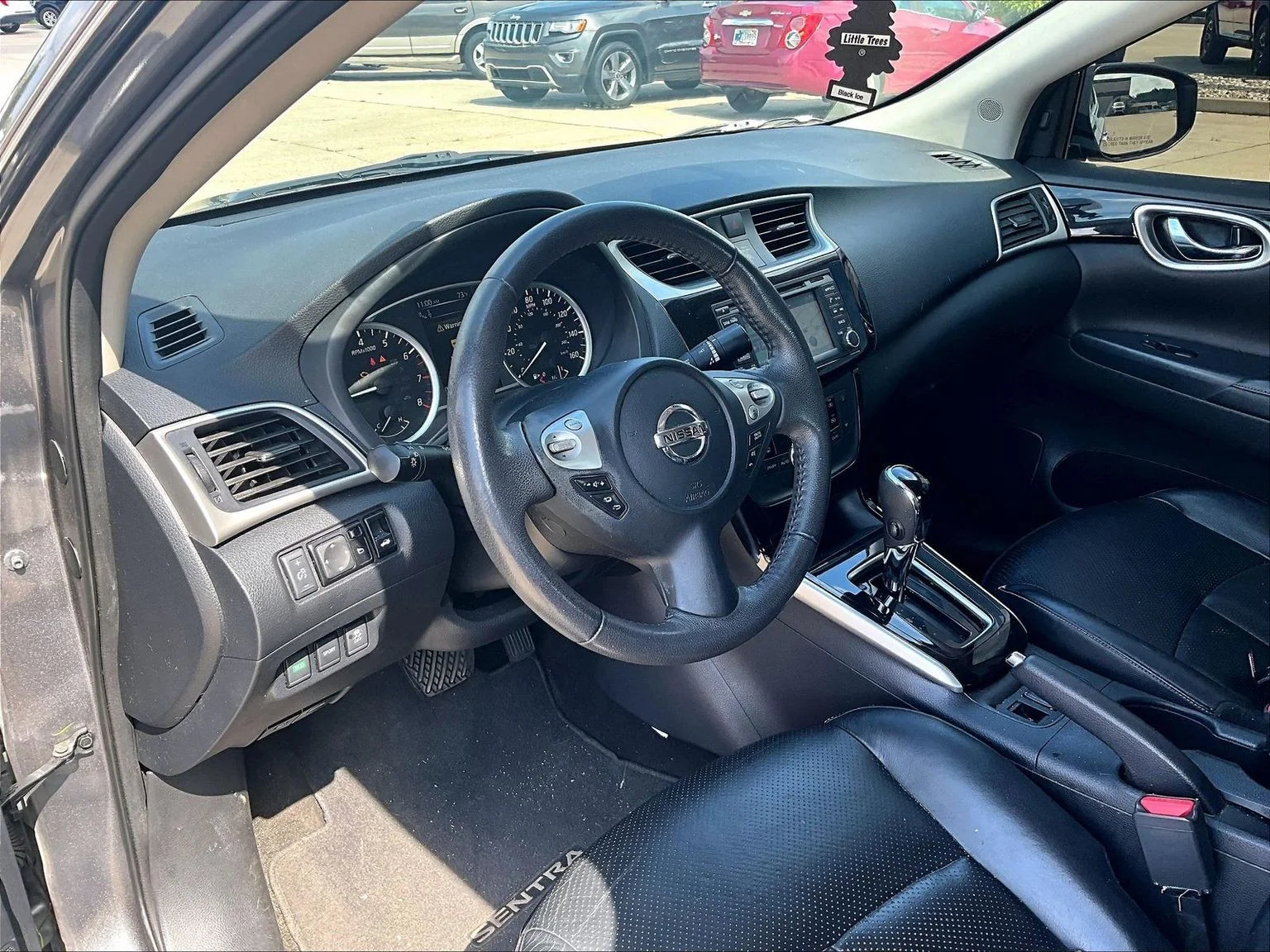 Used 2017 Gray Nissan SL image 5