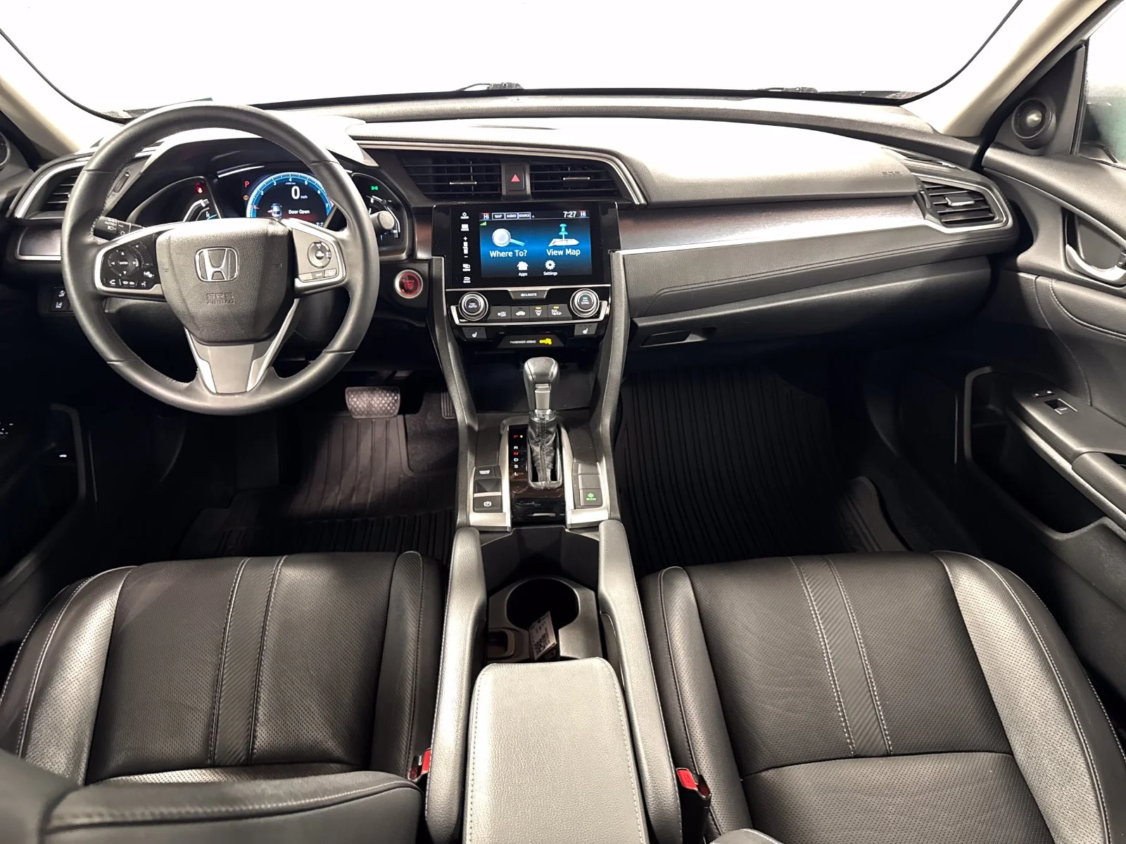 Used 2016  Honda Touring image 4