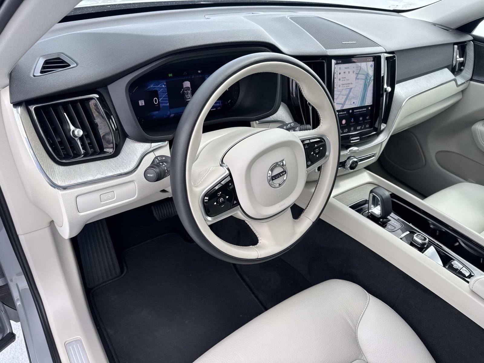 Used 2024 Vapour Grey Metallic Volvo Plus Dark Theme image 17