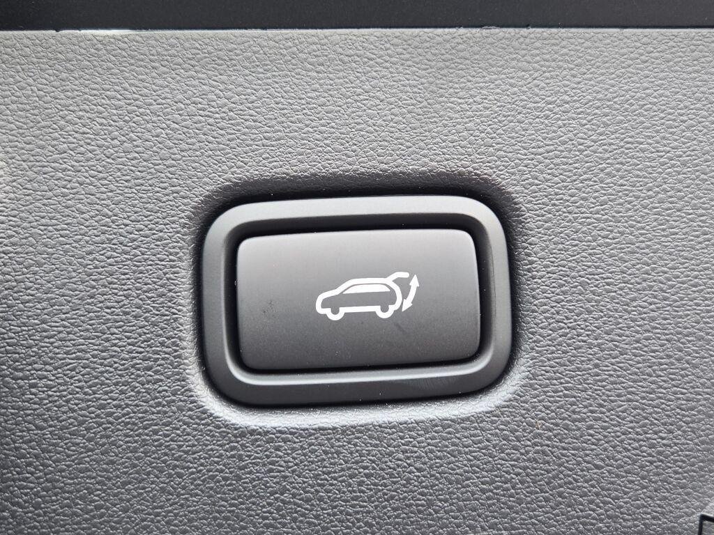 New 2026 Black Hyundai SEL AWD image 12
