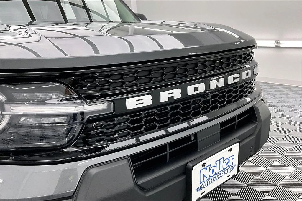 Certified Used 2025 Gray Metallic Ford Outer Banks image 28