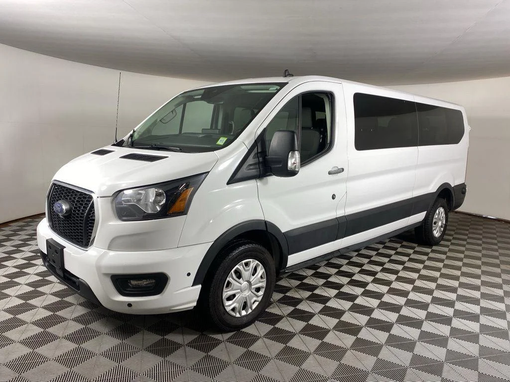 Used 2024 Oxford White Ford XLT image 4