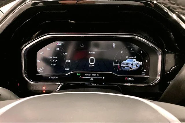 Used 2024 Summit White GMC SLE image 28