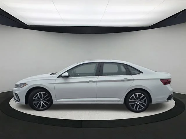 New 2026 Opal White Pearl Volkswagen SE image 4