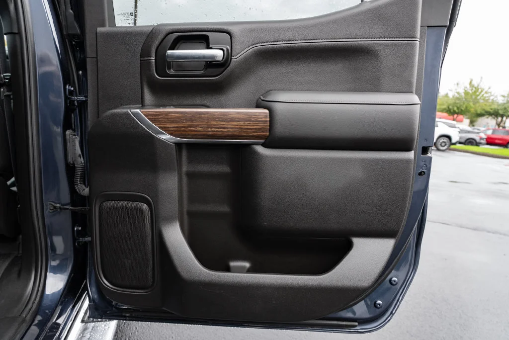 Used 2022 Northsky Blue Metallic Chevrolet High Country image 30