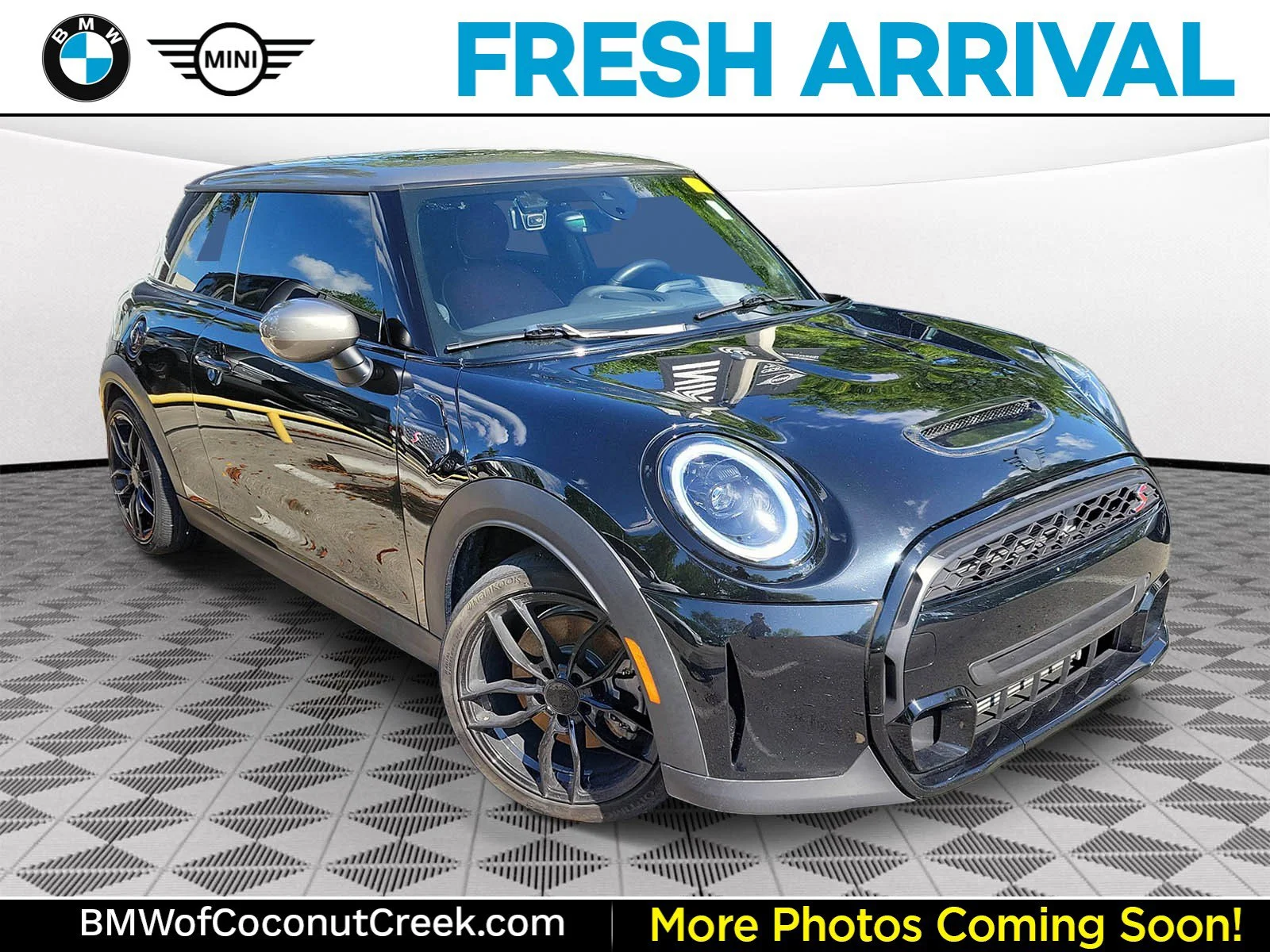 2024 MINI Hardtop Cooper S's photo