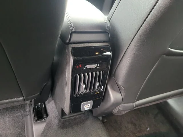 New 2026 Red Hot Pearlcoat Jeep Latitude image 7